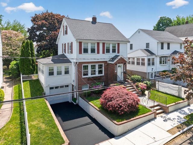33 Underwood St, Belmont, MA 02478