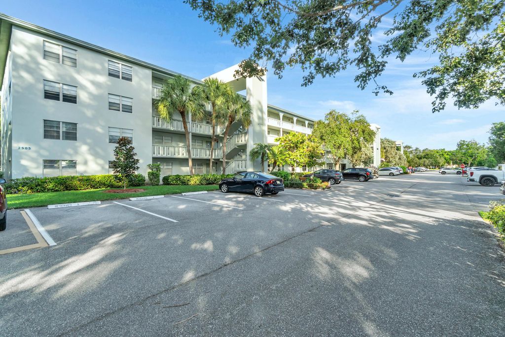 2505 Antigua Terrace E3, Coconut Creek, FL 33066