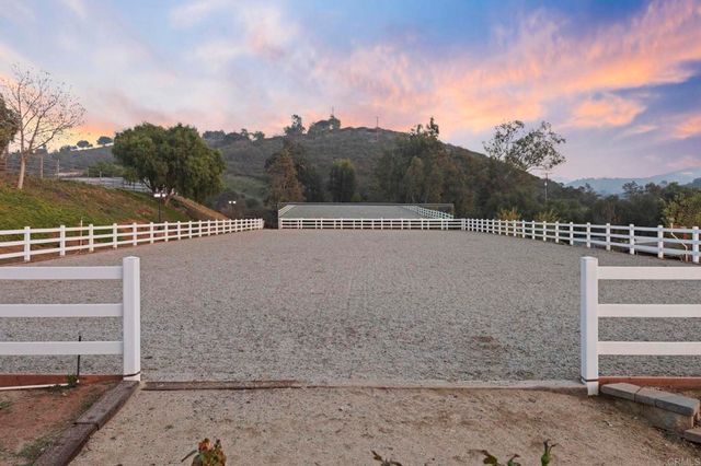 1160 Little Gopher Canyon, Vista, CA 92084