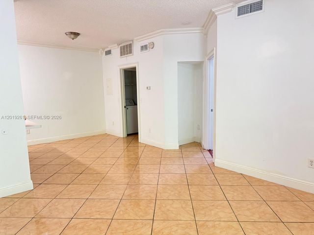 18328 NW 68th Ave N, Hialeah, FL 33015