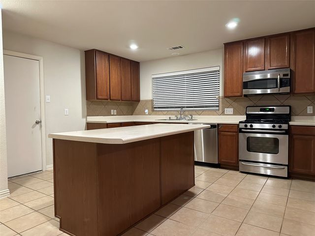 1513 Nighthawk Drive, Little Elm, TX 75068