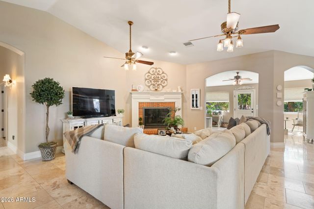 2125 S VAL VISTA Drive, Gilbert, AZ 85295