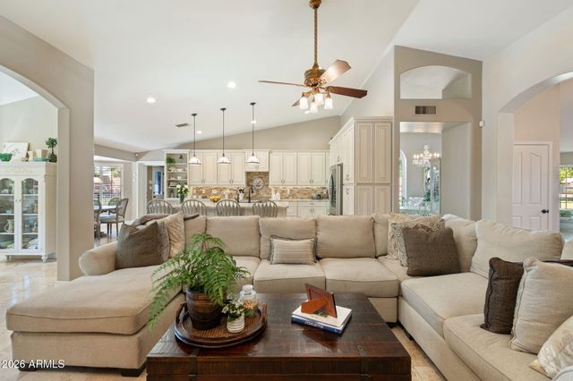 2125 S VAL VISTA Drive, Gilbert, AZ 85295
