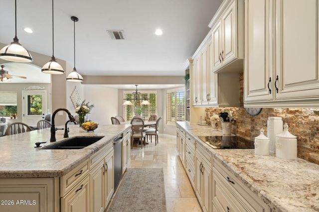 2125 S VAL VISTA Drive, Gilbert, AZ 85295