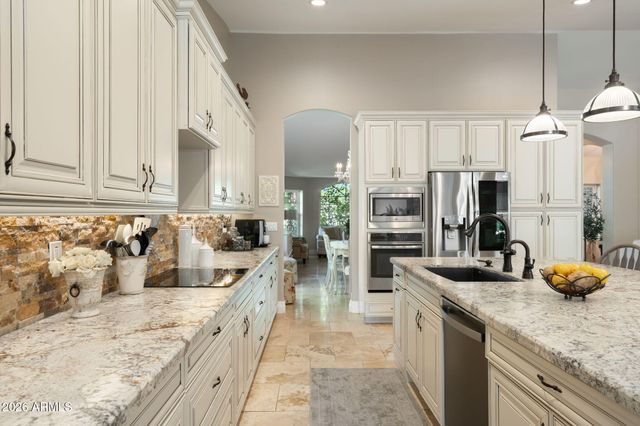 2125 S VAL VISTA Drive, Gilbert, AZ 85295