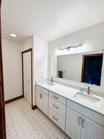 611 Vista Del Sol, Mayfield Township, MI 48446