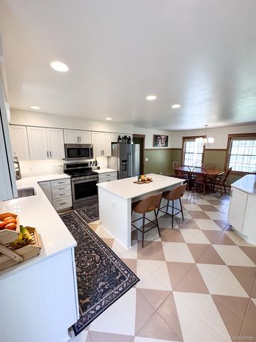 611 Vista Del Sol, Mayfield Township, MI 48446