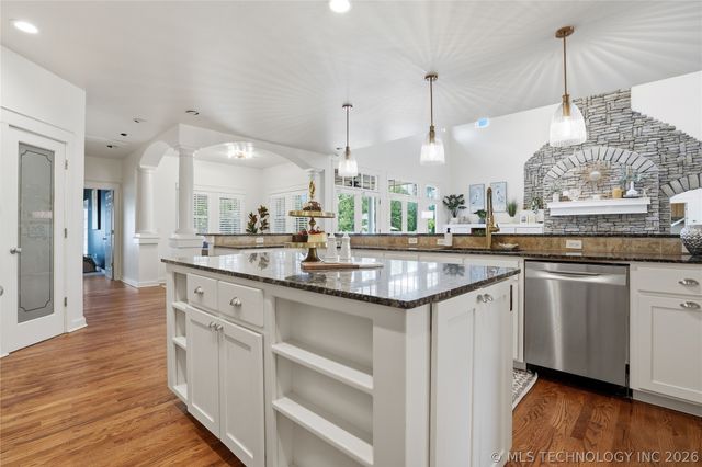 4203 S 69th West Avenue, Tulsa, OK 74107