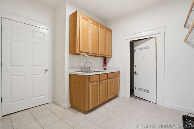 4203 S 69th West Avenue, Tulsa, OK 74107
