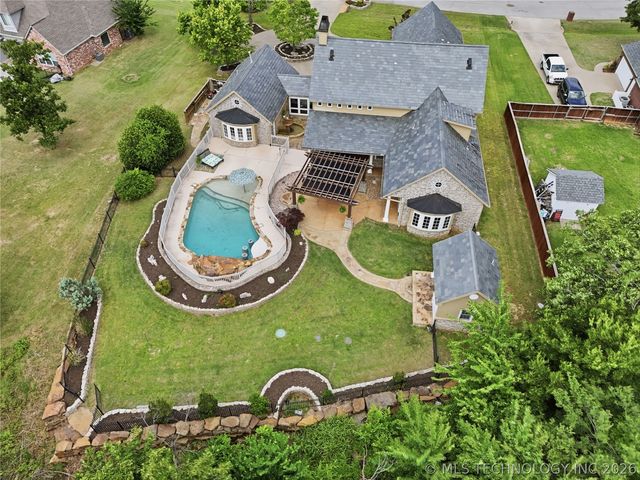 4203 S 69th West Avenue, Tulsa, OK 74107