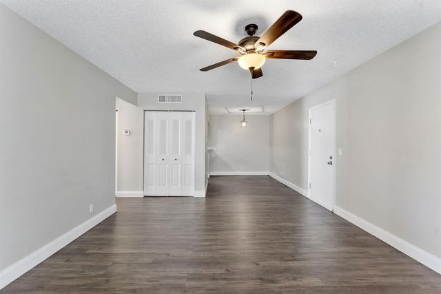 1500 N Congress Avenue C19, West Palm Beach, FL 33401