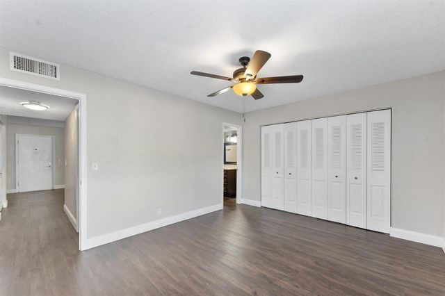 1500 N Congress Avenue C19, West Palm Beach, FL 33401