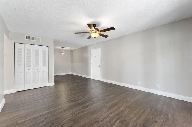 1500 N Congress Avenue C19, West Palm Beach, FL 33401