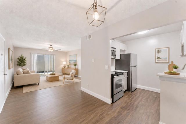 1500 N Congress Avenue C19, West Palm Beach, FL 33401