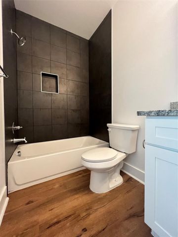 13325 Bee Street 201, Farmers Branch, TX 75234