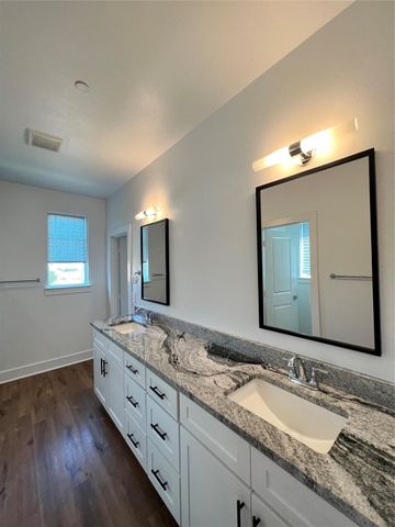 13325 Bee Street 201, Farmers Branch, TX 75234