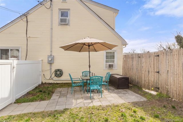 4 Erlwein Court, Massapequa, NY 11758
