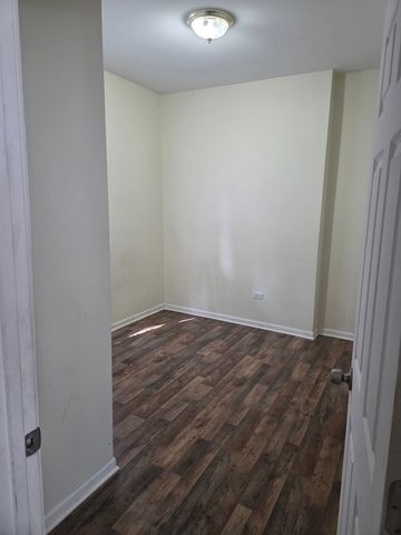 1133 E 81st Street 2R, Chicago, IL 60619
