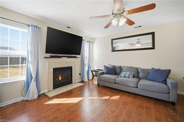 4414 Pelican PT, Portsmouth, VA 23703