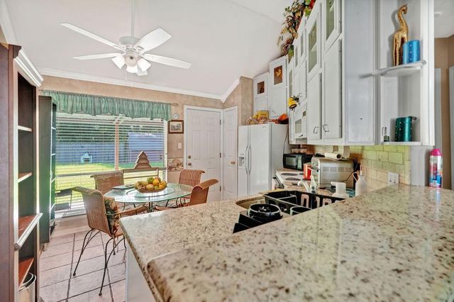 17618 Mallett Street, Crosby, TX 77532