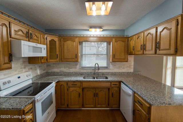 7209 Old N Church Rd, Louisville, KY 40214