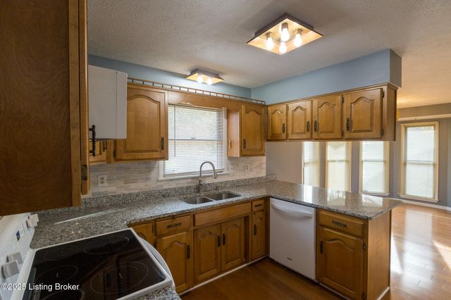 7209 Old N Church Rd, Louisville, KY 40214