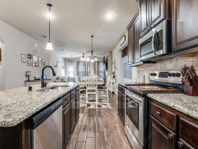 322 Pecos Drive, Crandall, TX 75114