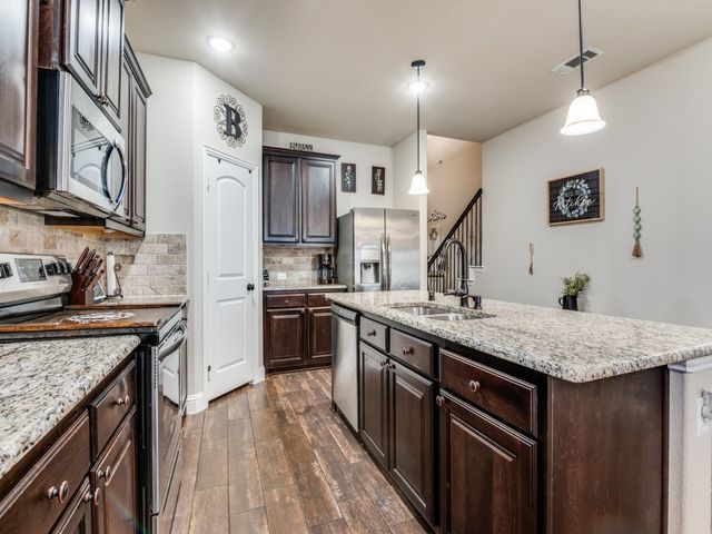 322 Pecos Drive, Crandall, TX 75114