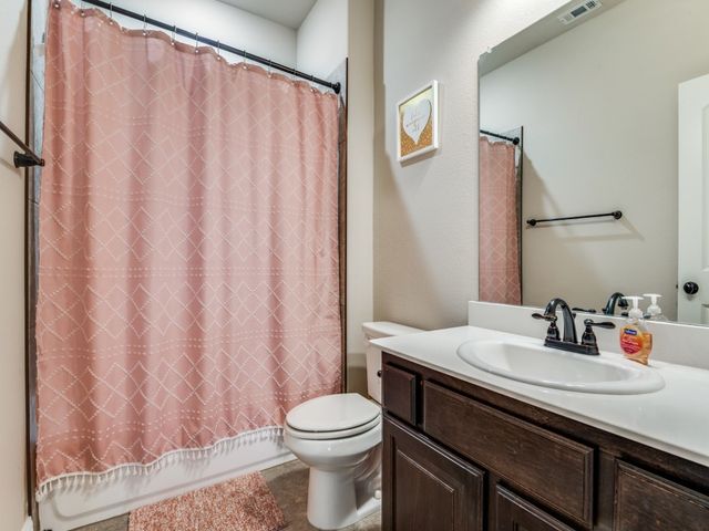 322 Pecos Drive, Crandall, TX 75114