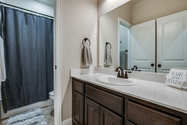 322 Pecos Drive, Crandall, TX 75114