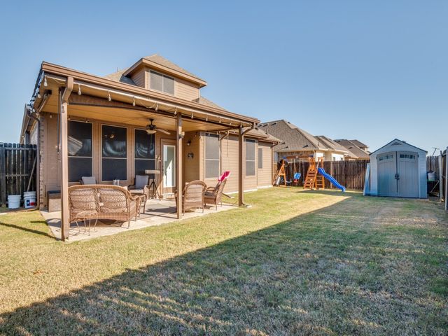 322 Pecos Drive, Crandall, TX 75114