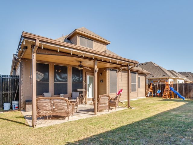 322 Pecos Drive, Crandall, TX 75114