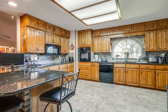 10100 Crestline Trail, Burleson, TX 76028