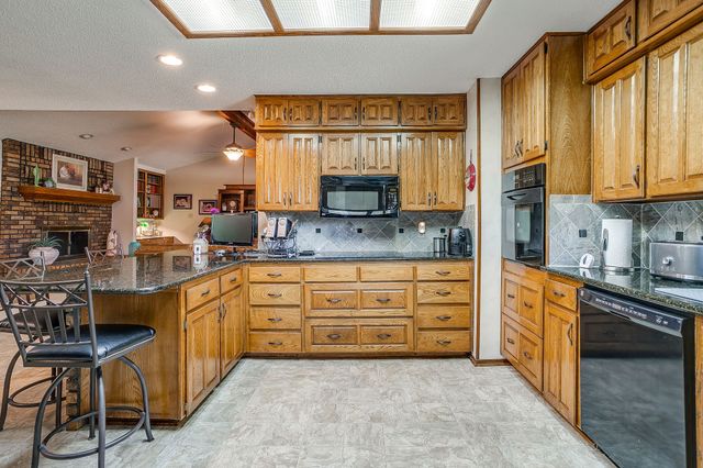 10100 Crestline Trail, Burleson, TX 76028