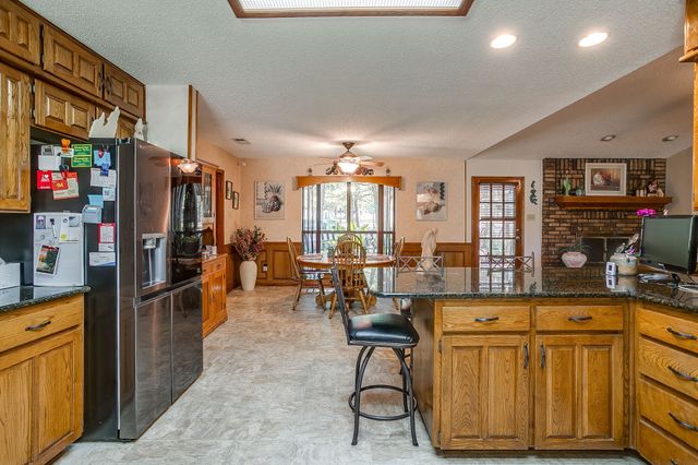 10100 Crestline Trail, Burleson, TX 76028