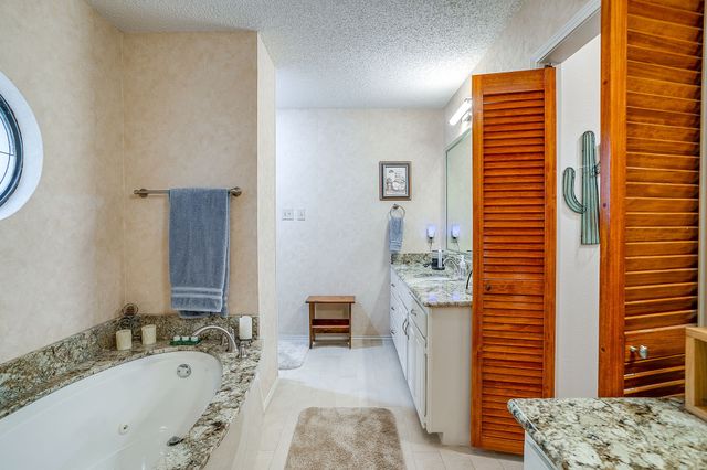10100 Crestline Trail, Burleson, TX 76028