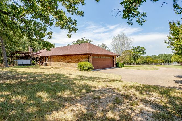 10100 Crestline Trail, Burleson, TX 76028