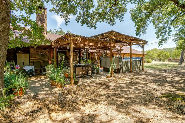 10100 Crestline Trail, Burleson, TX 76028