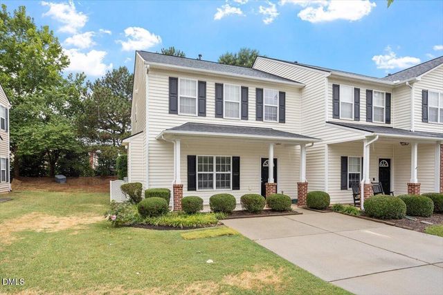 204 Cline Falls Drive, Holly Springs, NC 27540