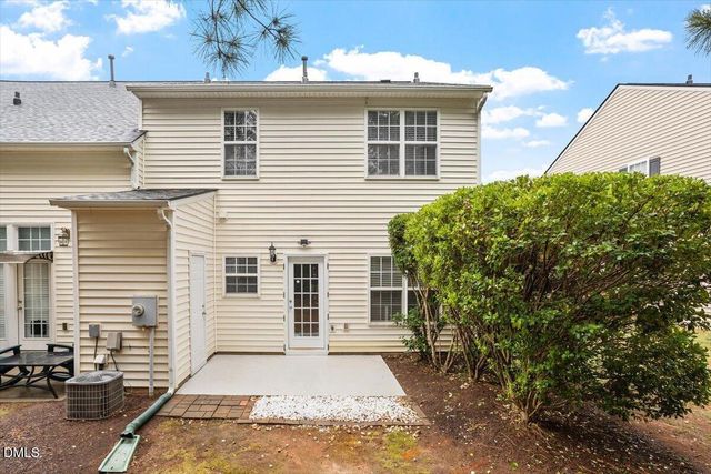 204 Cline Falls Drive, Holly Springs, NC 27540