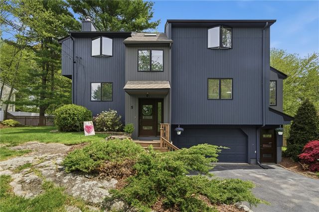 5 Aurora Drive, Cumberland, RI 02864