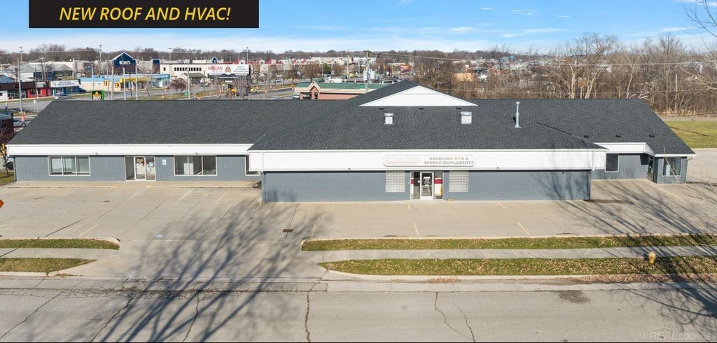 34736 S Gratiot Avenue, Clinton Twp, MI 48035