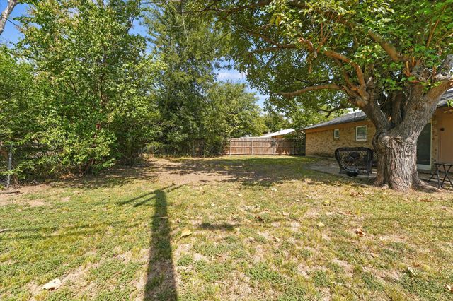5733 Hanson Drive, Watauga, TX 76148