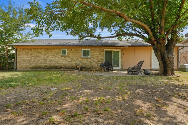 5733 Hanson Drive, Watauga, TX 76148