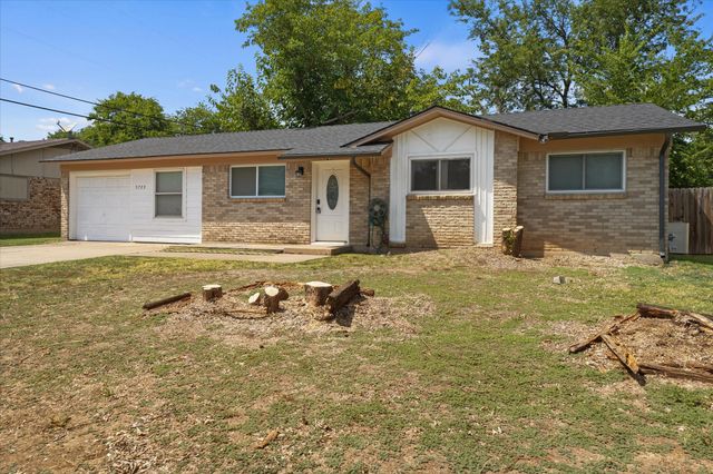5733 Hanson Drive, Watauga, TX 76148