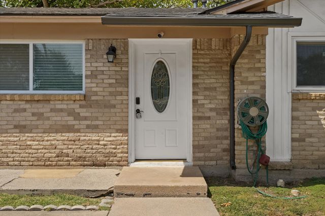 5733 Hanson Drive, Watauga, TX 76148