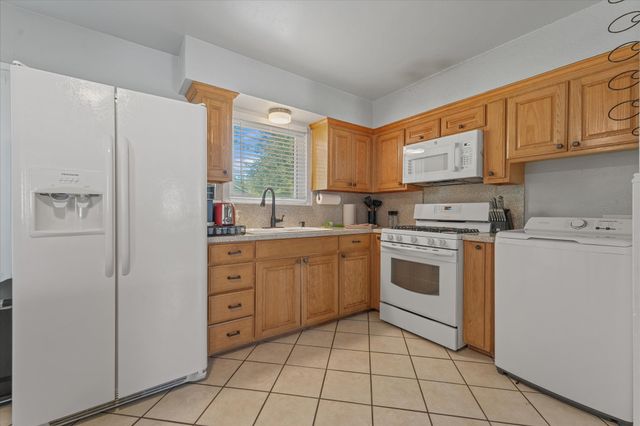 5733 Hanson Drive, Watauga, TX 76148