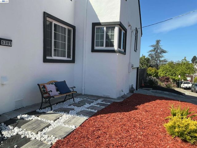 5301 Brann ST, Oakland, CA 94619