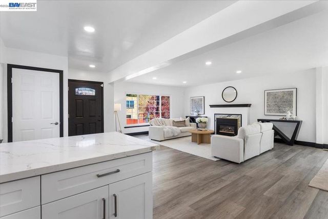 5301 Brann ST, Oakland, CA 94619