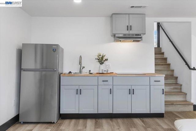 5301 Brann ST, Oakland, CA 94619